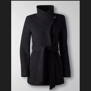 Aritzia Babaton Connor Short Belted Wool and Cashmere Coat in Black (size XS)